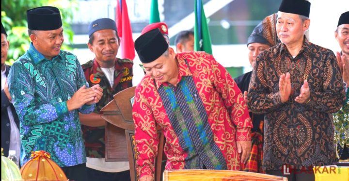 Bupati Bantaeng, DR Ilham Azikin membuka kemah Tahfidz dan Bahasa ke-5 yang digelar Pengurus Wilayah Muhammadiyah Sulsel, di Lapangan Pantai Seruni, Minggu, 25 Desember 2022.