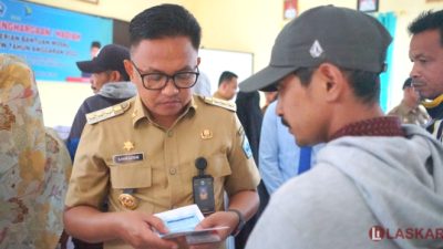 Penyerahan bantuan modal usaha berbasis dusun dan RW ini digelar di Kantor Kecamatan Ulu Ere, Senin, 26 Desember 2022